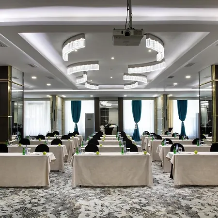 The Wings Neva Hotel