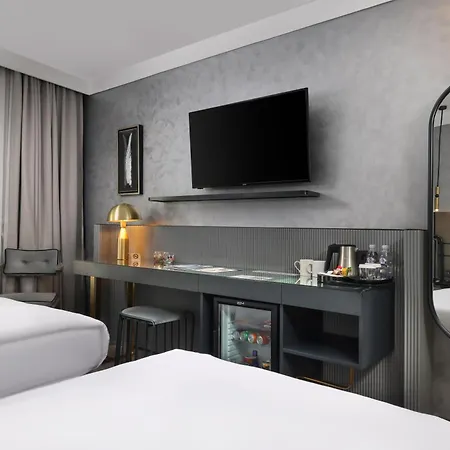 The Wings - Neva Hotel