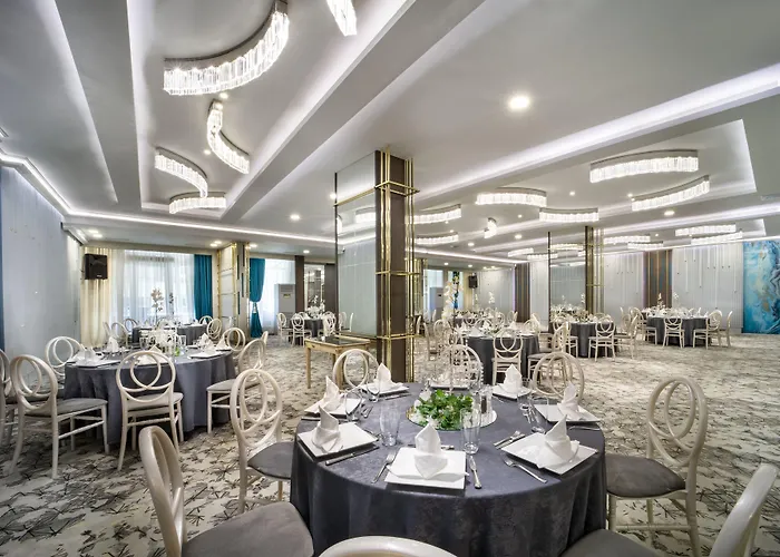 The Wings Neva Hotel