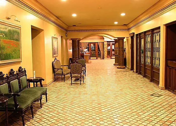 The Wings Neva Hotel