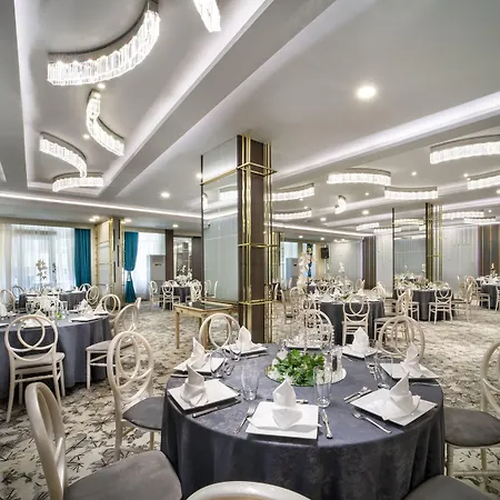 The Wings Neva Hotel