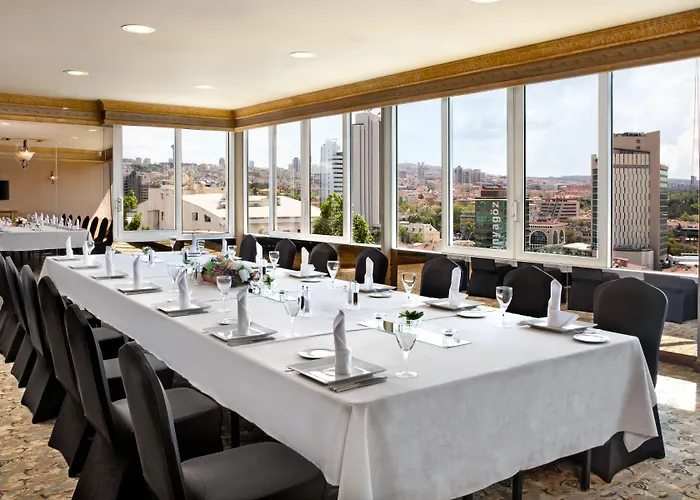 The Wings Neva 酒店